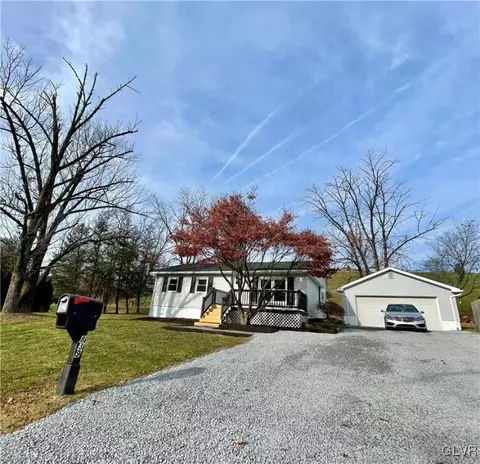 839 Creek Rd, Walnutport, PA 18088