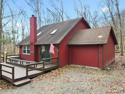 3103 Delaware Cir, East Stroudsburg, PA 18302
