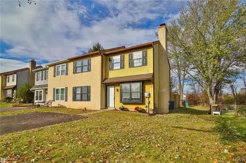 120 Redwood Dr, Quakertown, PA 18951
