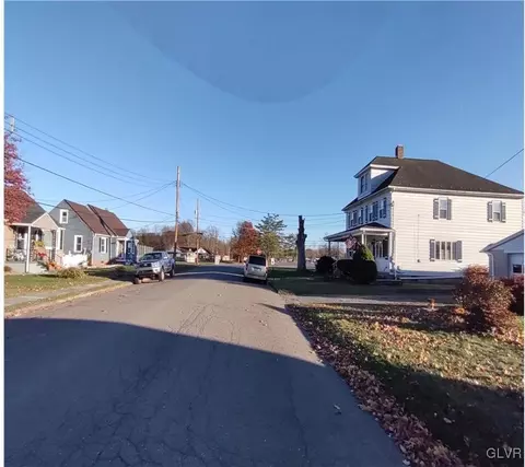 51 E 4th St, Wind Gap, PA 18091 photo 16