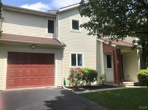 233 E Windsor Rd, Stroudsburg, PA 18360
