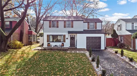 2318 W Walnut St, Allentown, PA 18104