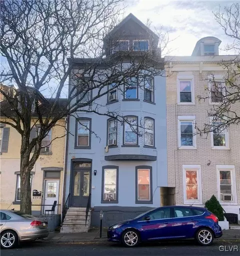 818 W Walnut St, Allentown, PA 18102