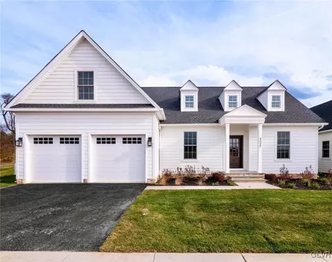 4327 Stonebridge Dr, Fountain Hill, PA 18015