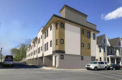 495 W Berwick St, Easton, PA 18042
