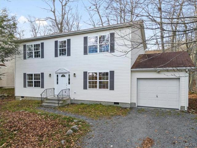 6082 Boardwalk Dr, Coolbaugh Twp, PA 18466