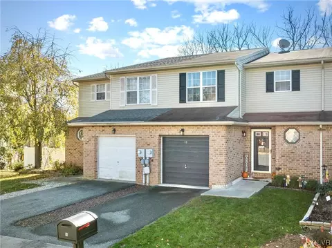 18 Freedom Ter, Palmer Township, PA 18045