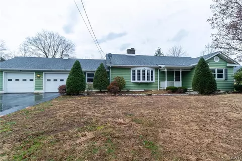 1523 Clearfield Rd, Wind Gap, PA 18091