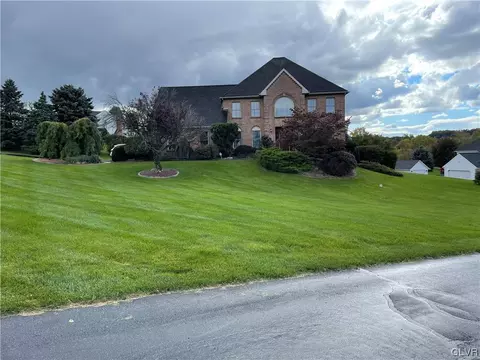 3510 Cherry Cir, Schnecksville, PA 18078