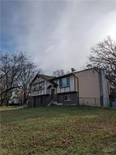 2858 Andrea Dr, Allentown, PA 18103