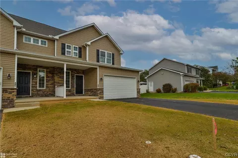 449 Toboggan Trl, Forks Twp, PA 18040