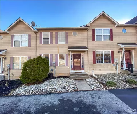 804 Cove Ct, Freemansburg, PA 18017