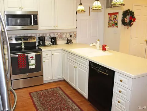 1888 Gregory Pl, Hellertown, PA 18055 photo 7