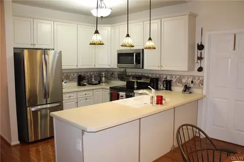 1888 Gregory Pl, Hellertown, PA 18055 photo 8