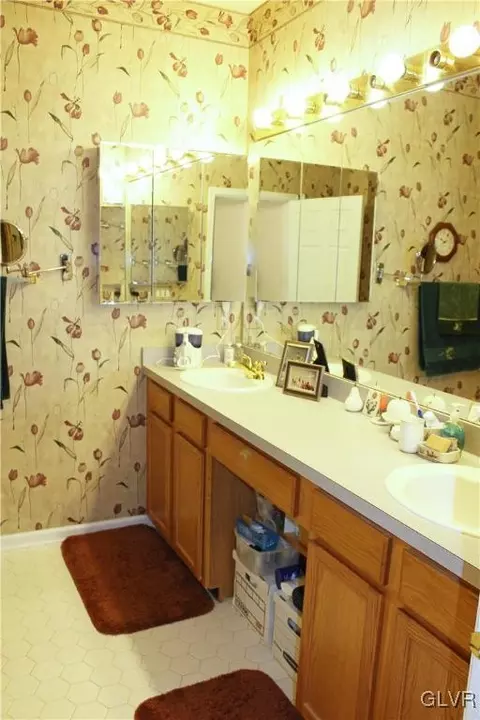 1888 Gregory Pl, Hellertown, PA 18055 photo 17