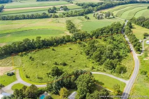 25 Bachman Ln, Williams Twp, PA 18042