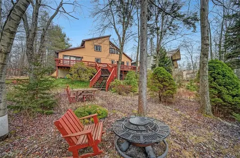 5130 Beach Side Dr, Coolbaugh Twp, PA 18466