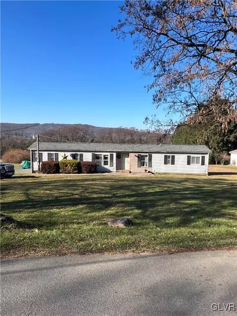3079 Mountain Rd, Saylorsburg, PA 18353