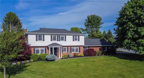 3306 Green Meadow Dr, Bethlehem, PA 18017