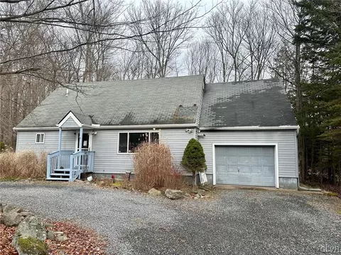 7251 Winnebago Dr, Coolbaugh Twp, PA 18347