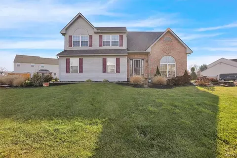 37 Brookfield Dr, Fleetwood, PA 19522