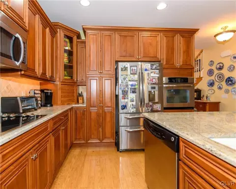 5528 Republic Way, Bethlehem, PA 18017 photo 5