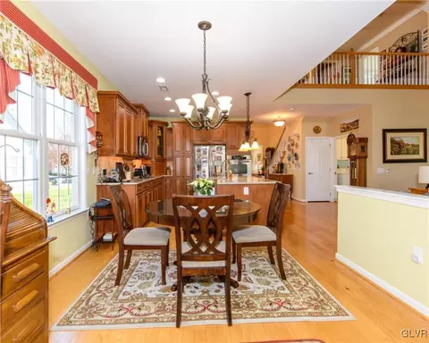 5528 Republic Way, Bethlehem, PA 18017 photo 12