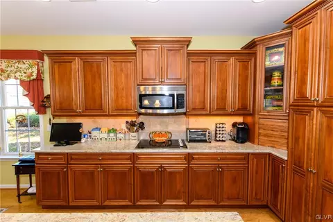 5528 Republic Way, Bethlehem, PA 18017 photo 8