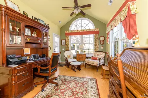 5528 Republic Way, Bethlehem, PA 18017 photo 13