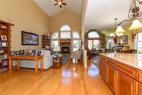 5528 Republic Way, Bethlehem, PA 18017 photo 29