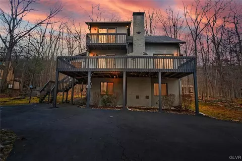 5611 Decker Rd, Saw Creek, PA 18324
