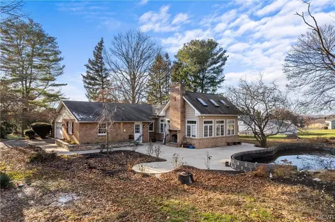 6239 Glen Rd, Coopersburg, PA 18036