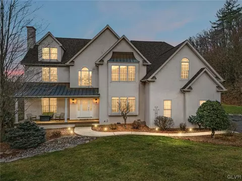 5571 Covered Bridge Cir, North Whitehall Twp, PA 18069