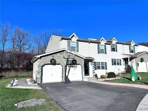 204 Jeffrey Ln, Northampton, PA 18067