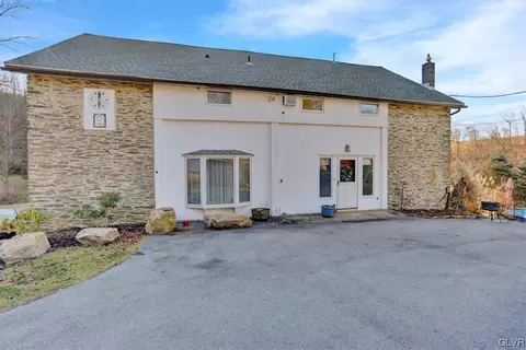 165 Nursery Rd, Kempton, PA 19529