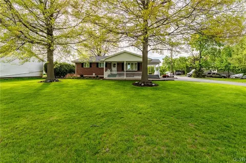 12 Buss St, Macungie, PA 18062