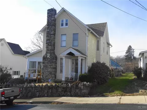 220 N 5th St, Bangor, PA 18013
