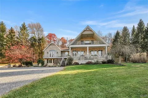 65 Hillside Ln, New Ringgold, PA 17960