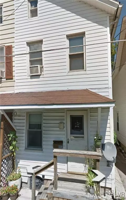 1113 Railroad St, Catasauqua, PA 18032