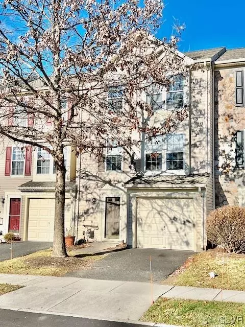 4059 Tournament Ct, Saucon Twp, PA 18034