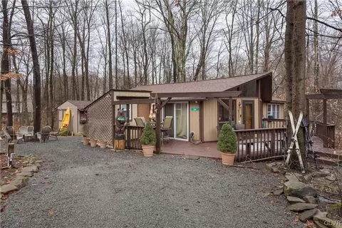 204 Muskwink Dr, Coolbaugh Twp, PA 18347
