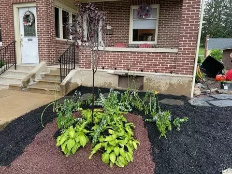 245 E Main St, Bath, PA 18014 photo 3