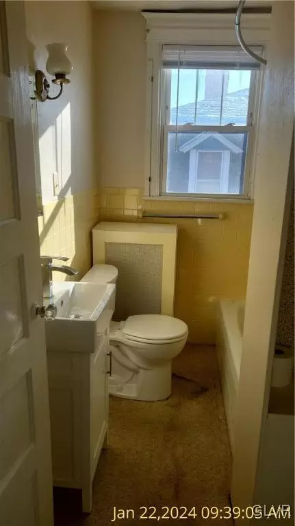 245 E Main St, Bath, PA 18014 photo 4