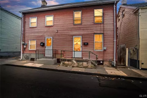 137 Sycamore St, Allentown, PA 18102