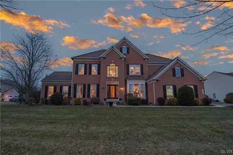 2187 Dubonnet Dr, Macungie, PA 18062