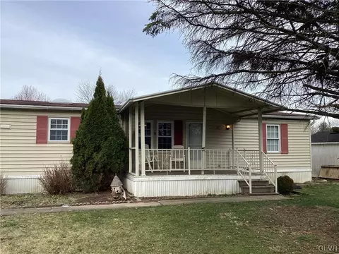 1003 Redwood Dr, Breinigsville, PA 18031