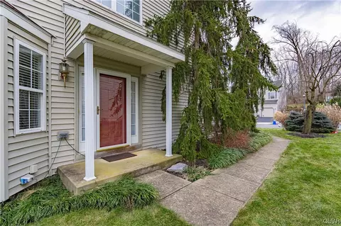 1509 Huron Dr, Sinking Spring, PA 19608 photo 4