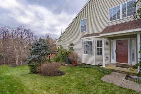 1509 Huron Dr, Sinking Spring, PA 19608 photo 3