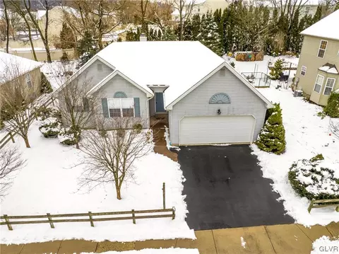 185 Vista Dr, Forks Twp, PA 18040