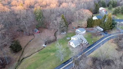 410 W Mountain Rd, Wind Gap, PA 18091